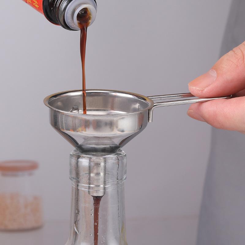 قمع معدني صغير من الفولاذ المق - مراجعة Kitchen Gadgets For Small Kitchens وسعره